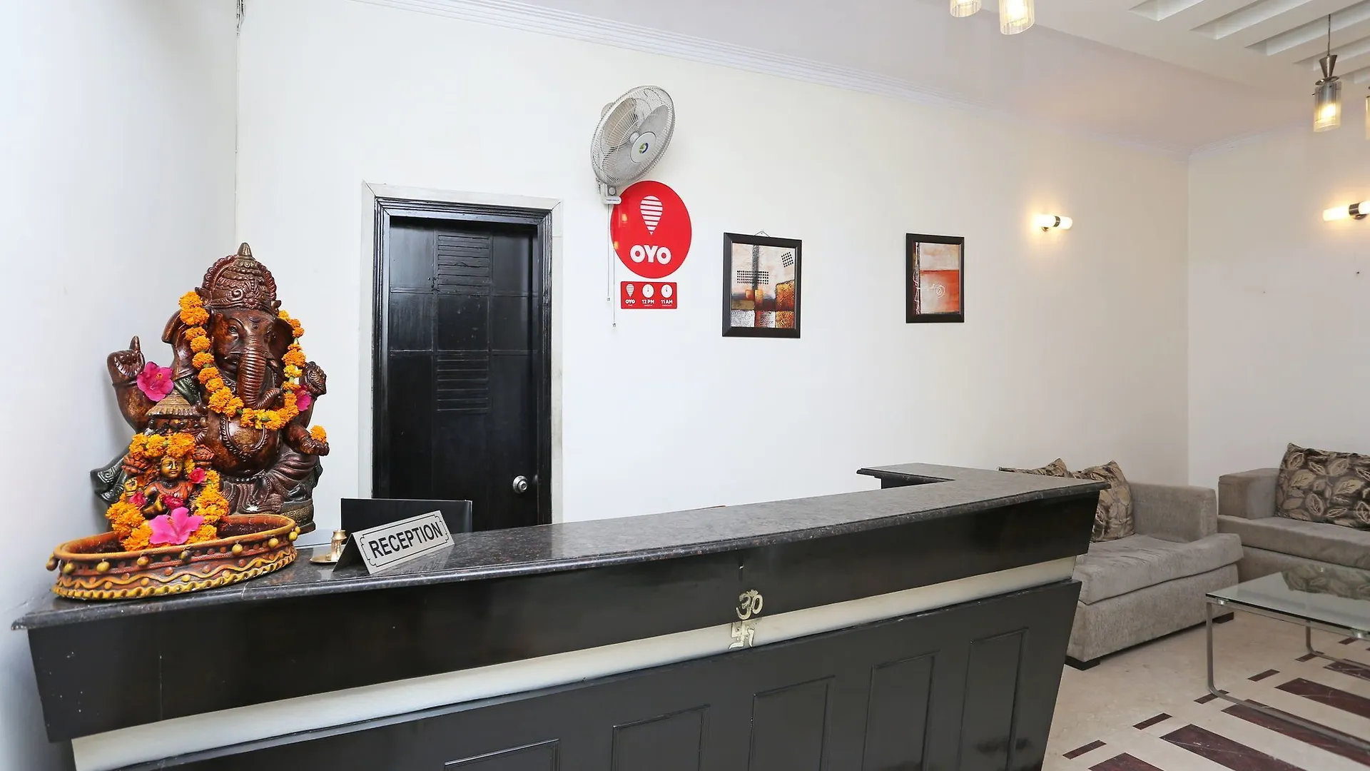 Oyo 8898 City Hotels location