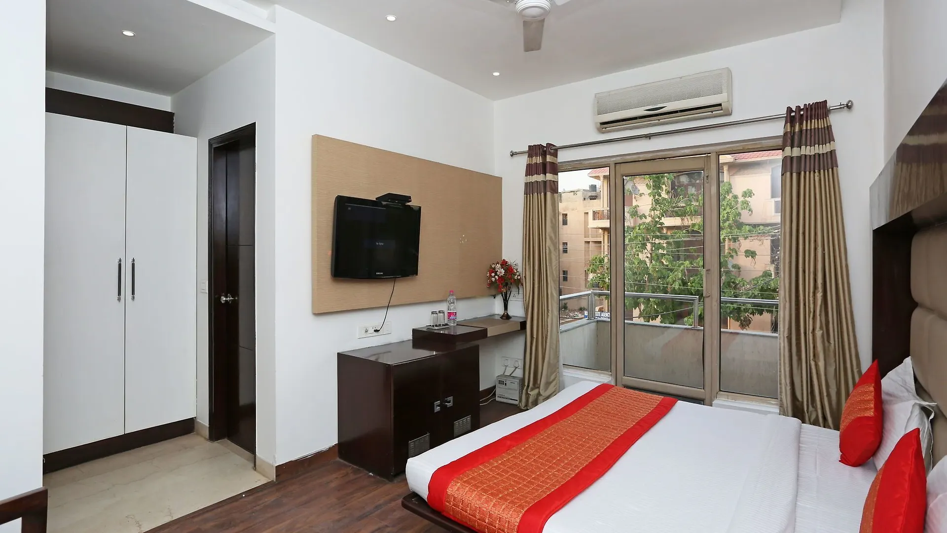 Oyo 8898 City Hotels غورغاون الهند