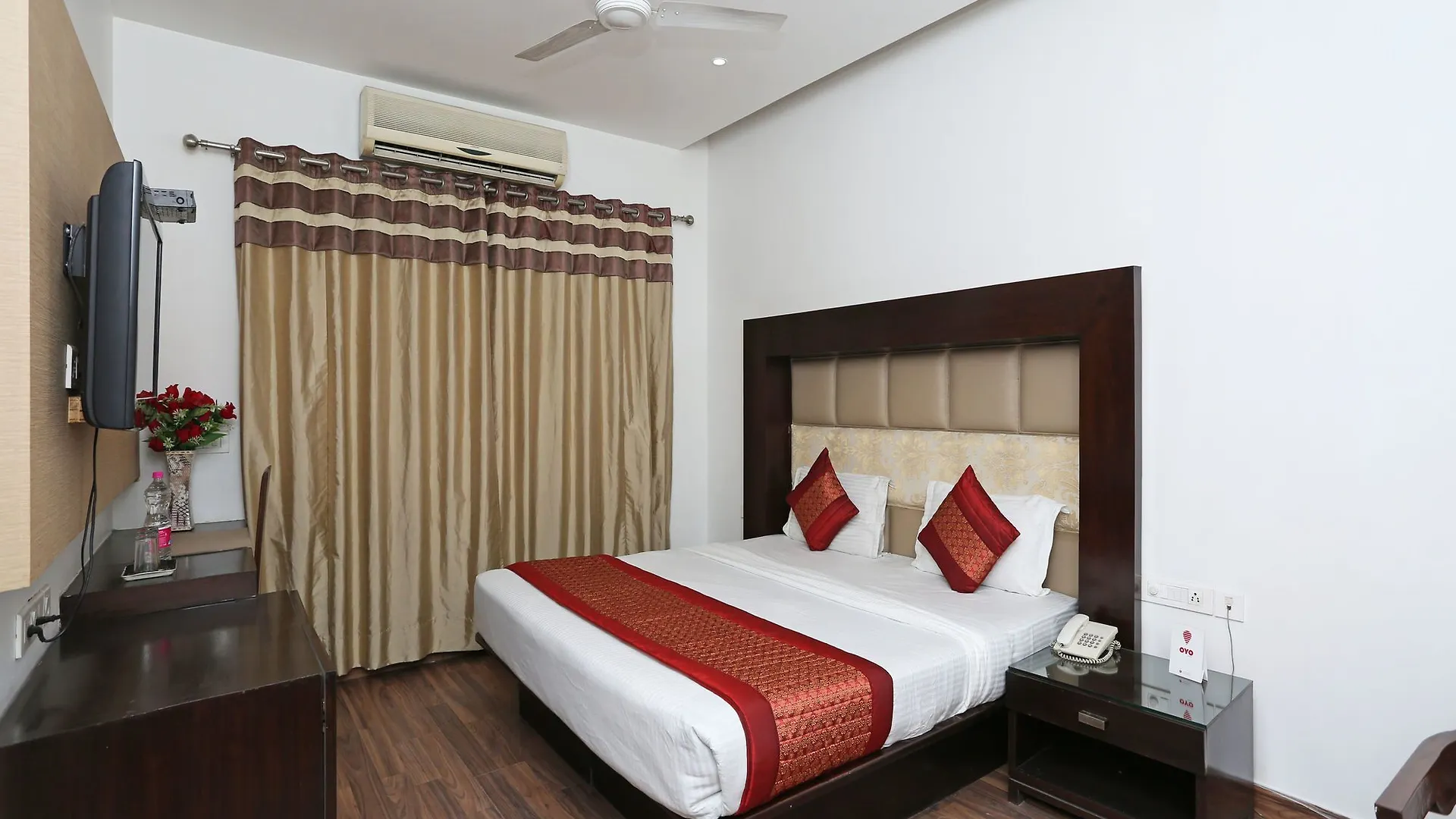 Oyo 8898 City Hotels غورغاون 2*,